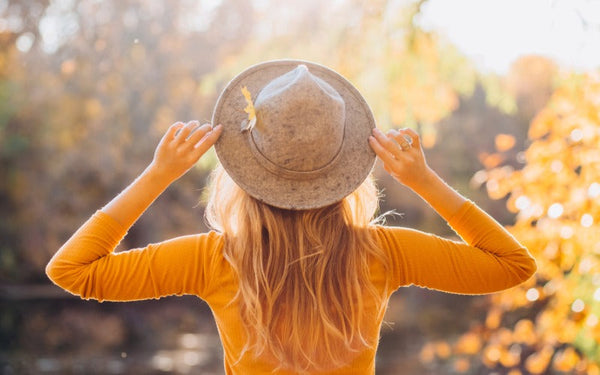 Prime & Moisturise: The Autumn Winter Ritual for Frizz-Free, Hydrated Hair